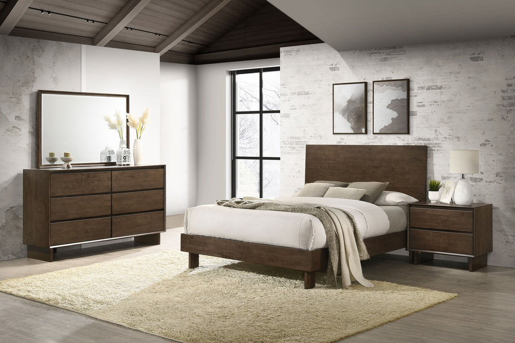 Glenwood - 4-Piece Eastern King Bedroom Set - Warm Brown