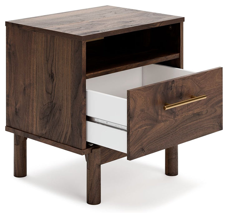 Calverson - Mocha - Uma Gaveta Night Stand - Médio