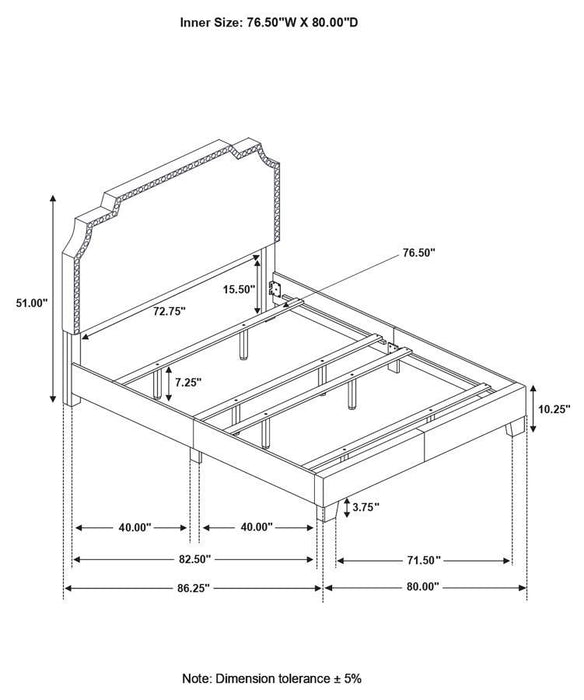 Tamarac - Cama Nailhead Tapizada