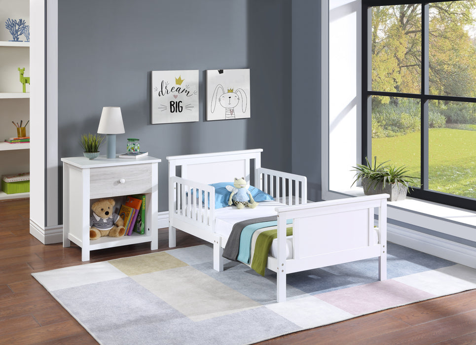 Connelly - Reversible Panel Toddler Bed