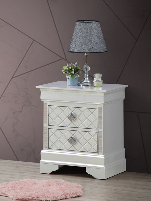 Verona - Nightstand - Silver Champagne